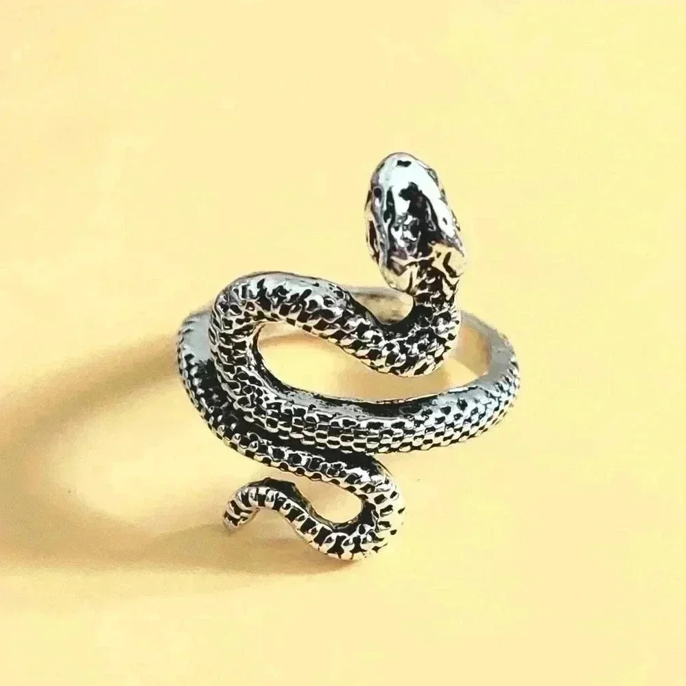 Snake Hot Ring Size Is Adjustable 7 to 9